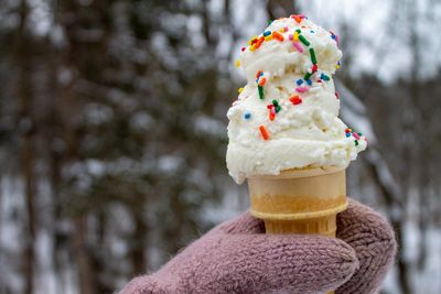 Eating snow cones or snow cream can be a winter delight, if done safely