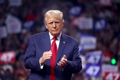 Donald Trump Faces Historic Drop of Negative 40 in Approval Polls Among Independent Voters