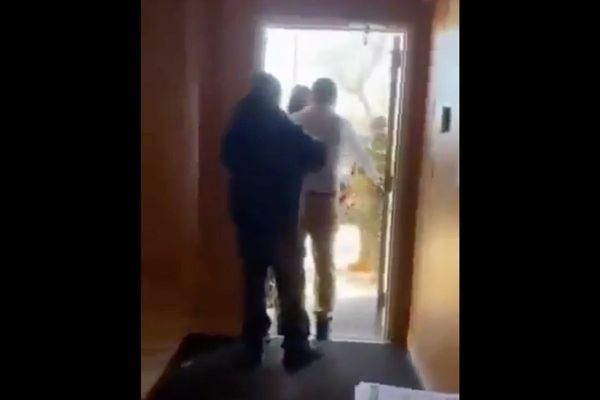 Ecuador lodges formal protest with US after ICE agent’s ‘attempted incursion’ at Minneapolis consulate