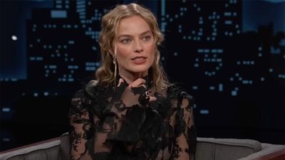 Margot Robbie’s Already Method Dressing For The Wuthering Heights Press Tour, And She Earned Victoria Beckham’s Stamp Of Approval