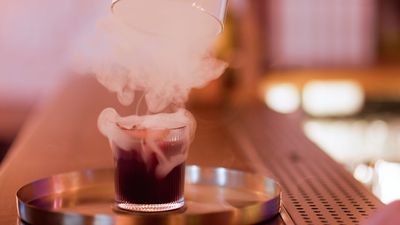 Diagnostic dilemma: Liquid-nitrogen-infused cocktail popped a man's stomach like a balloon