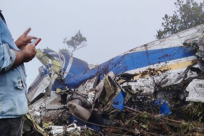 Politician among 15 dead after plane crash in Colombia