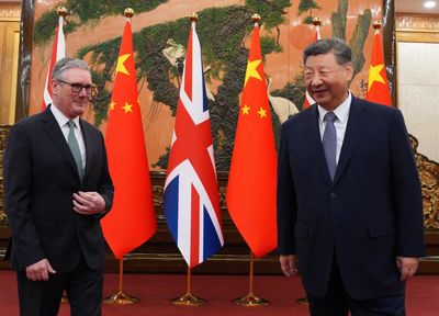 Starmer announces visa-free travel to China after talks with Xi in Beijing – UK politics live