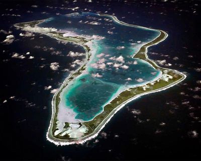 US intelligence agencies disagree with Trump’s opposition to Chagos deal, says Starmer