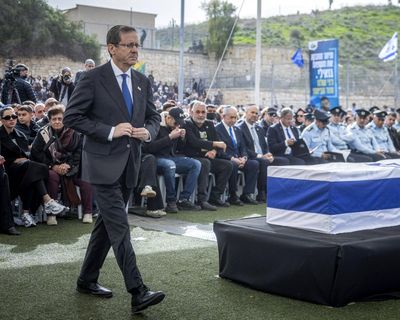 Afternoon Update: protests planned for Isaac Herzog’s visit; Tesla pivots to robotics; and Paul Dano breaks silence on Tarantino