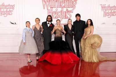 Margot Robbie wears item from Elizabeth Taylor’s collection