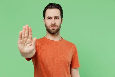 8 Subtle Behaviors That Mean Someone Is Testing Your Boundaries