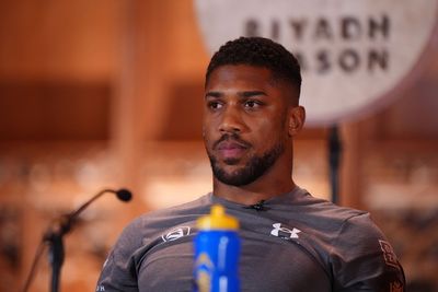 Anthony Joshua says he will do ‘what is right’ after death of close friends