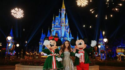 Lacey Chabert Just Wrapped Her Disney World Hallmark Movie In The Most Disney Way Possible