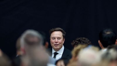 Elon Musk’s odd obsession with Sydney Sweeney just got even stranger. This time, he’s sharing an AI video of her she never approved