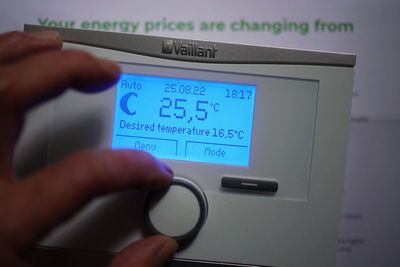 More Scottish homes to get automatic help with energy bills