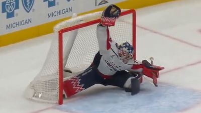 Red Wings Unintentionally Tie Capitals in Third Period With Wildest Bounce You’ll See