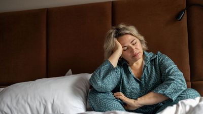 Sleep expert reveals why the height of your bed could be why you can't fall asleep and why you keep waking up through the night — and how to fix it