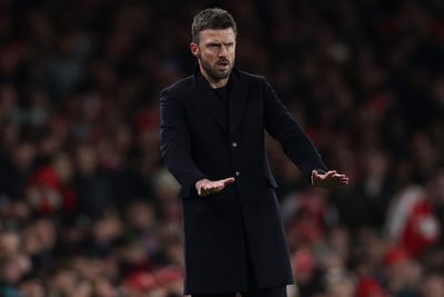 Michael Carrick sends warning to Manchester United players ahead of Fulham test