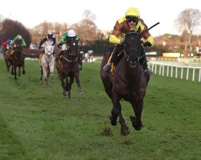 Sixmilebridge upsets Ireland’s leading stables at Sandown as Dublin festival postponed