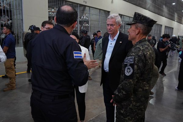 Chile's far-right president-elect visits El Salvador mega-prison, plans to talk security with Bukele