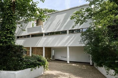 Six Pillars: iconic modernist house for sale in Sydenham for £3.3m