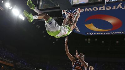 Phoenix go second with 20-point thrashing of 36ers