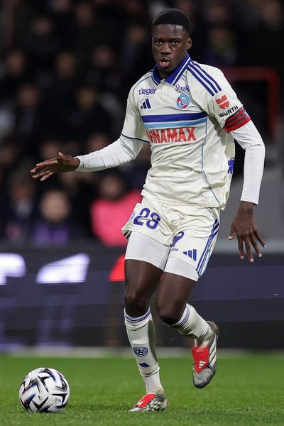 Chelsea launch new defender move as Jeremy Jacquet talks rumble on ahead of January deadline