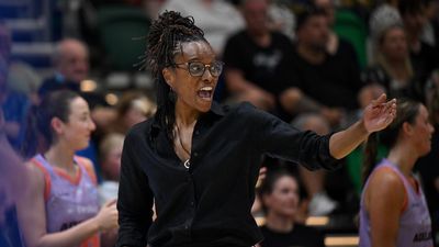 Lightning coach cries foul over refereeing 'disrespect'