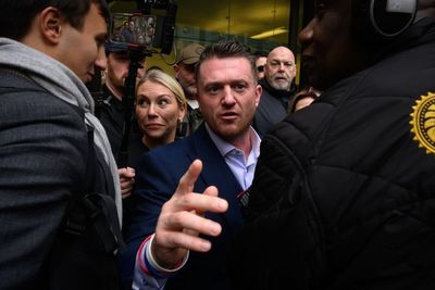 Starmer attacks ‘poisonous division’ of Reform after Tommy Robinson endorsement