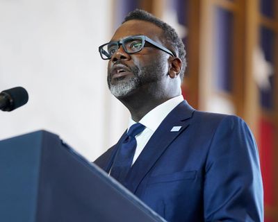 Chicago mayor orders police to investigate alleged illegal ICE activity in city