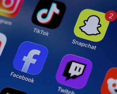 Snapchat blocks more than 400,000 Australian accounts but warns of ‘significant gaps’ in under-16s social media ban