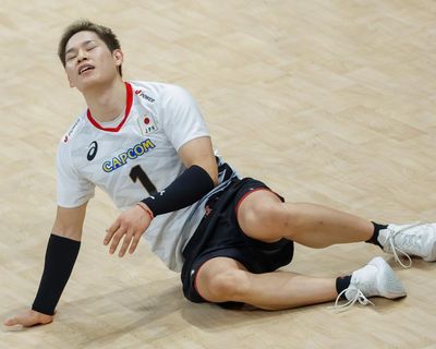‘Work of art’: Japanese volleyballer takes sorry to extremes with headfirst sliding apology