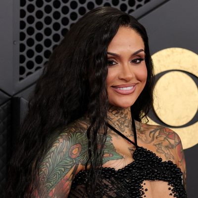 Live from the 2026 Grammy Awards: All the Red Carpet Beauty Moments You Can’t Miss