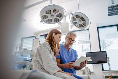 8 Viral Symptoms That Doctors Say Require an Immediate ER Visit