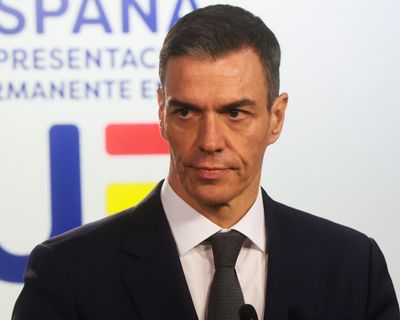 Spanish PM defends plans to regularise half a million undocumented migrants