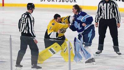 SI:AM | Goalie Fight Spurs Historic Comeback for Lightning in Outdoor Game vs. Bruins