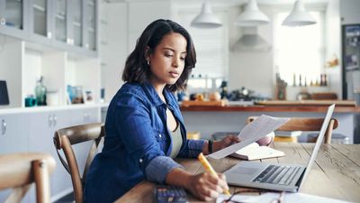 4 Work-From-Home Side Gigs That Can Make You an Extra $500 Weekly in 2026