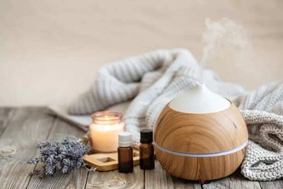 Best De-Stressing Scents That Calm the Mind Naturally