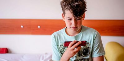 Our study shows younger siblings spend more time on screens than big sisters and brothers