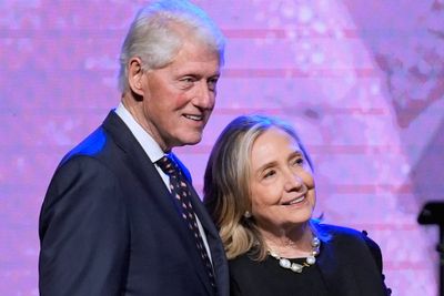 Clintons agree to give depositions in Epstein investigation