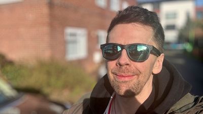 I swapped my Ray-Ban Metas for these $20 smart glasses just to mock them — then they actually impressed me