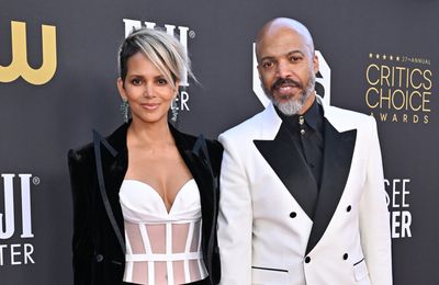 Halle Berry still hasn't accepted Van Hunt's proposal