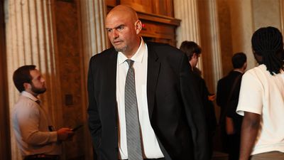 ‘Don’t ever, ever’: Senator warns protesters targeting federal agents in Minnesota not to cross this line