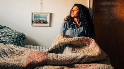 I’m a meditation teacher and I know meditating in the morning makes some people sleepy—here’s a three-minute practice that will help you feel energised instead
