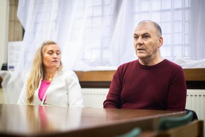 130,000 people sign petition demanding sacked bus driver who confronted thief gets job back