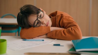 Psychologists Reveal: 5 Trends “Rich” Parents Follow That Ruin Kids