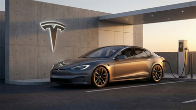 Tesla P/E Hits 400: 2 Reasons It's Still a Buy, 1 to Avoid
