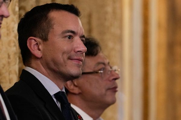 Colombian and Ecuadorian merchants and truckers protest escalating trade war between both nations