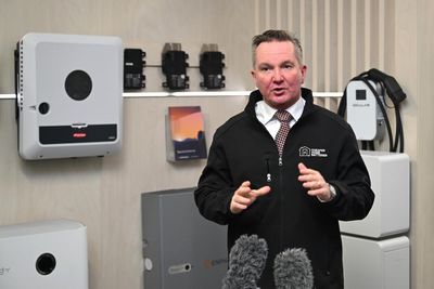 Police investigate illegal riding on Sydney Harbour Bridge – as it happened