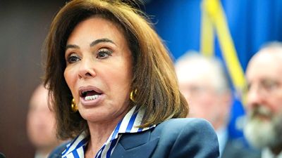 Jeanine Pirro warns anyone bringing a gun into D.C will be jailed, then claims ‘I’m a proud supporter of the Second Amendment’