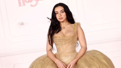 Jason Bateman Under Fire for Continually Questioning Charli XCX About Motherhood