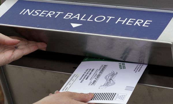 Trump news at a glance: Democrats sound alarm after president mulls election takeover