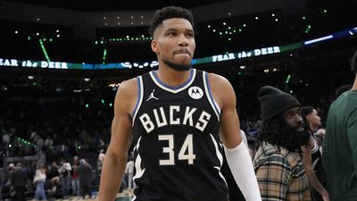 Giannis Antetokounmpo Says He Wants to Retire With Bucks As Trade Rumors Swirl