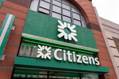 Are Wall Street Analysts Predicting Citizens Financial Group Stock Will Climb or Sink?